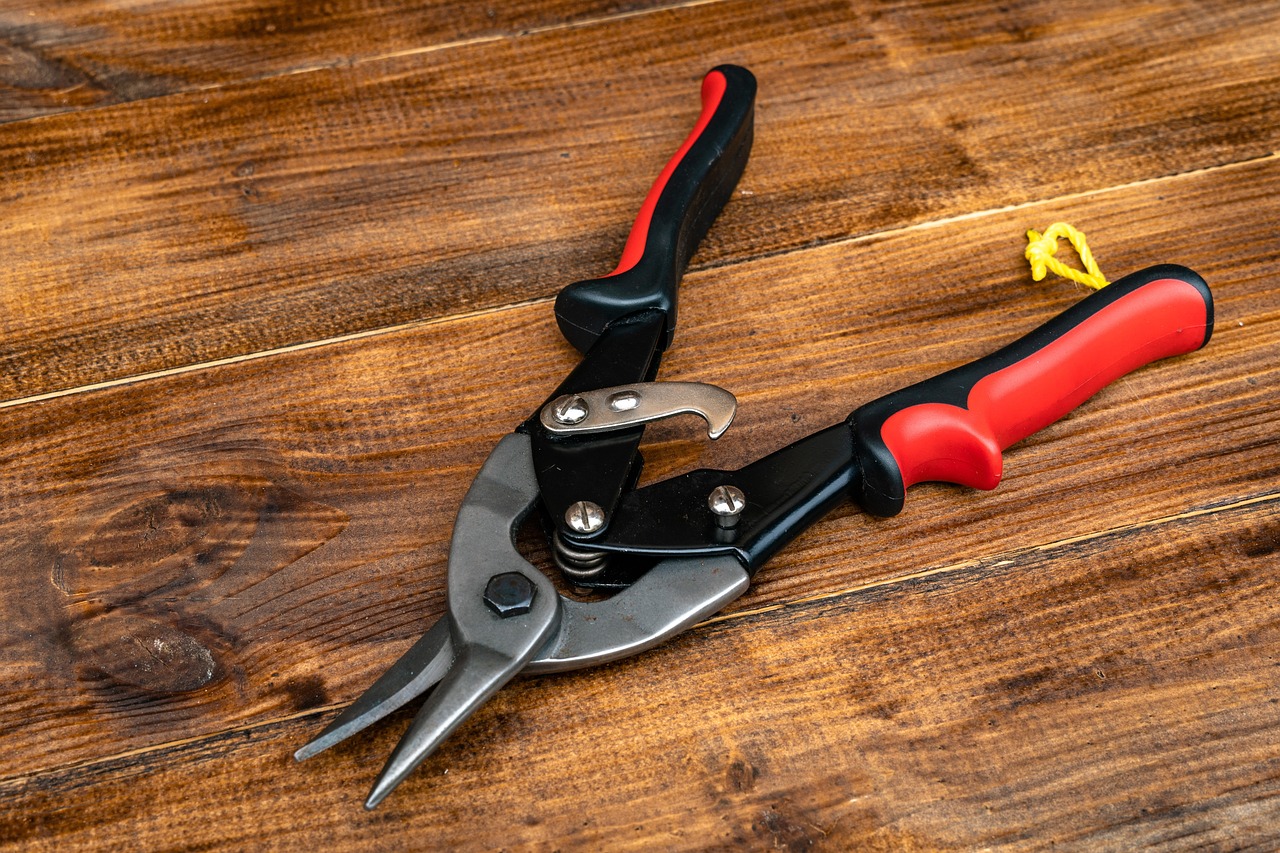 The Science Behind XRF Handheld Alloy Analyzers and Their Accuracy