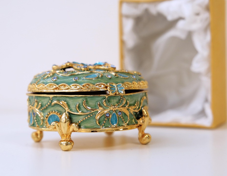 The Role of XRF Testing in the Jewelry Industry: Ensuring Customer Trust