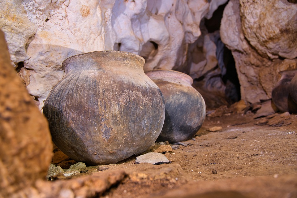Why Handheld XRF is Essential for Non-Destructive Art and Artifact Analysis